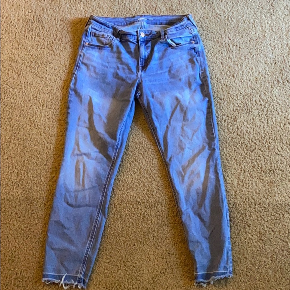 Light Wash Cropped Skinny Jeans